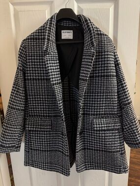 Old Navy Black & White Houndstooth Pea Coat